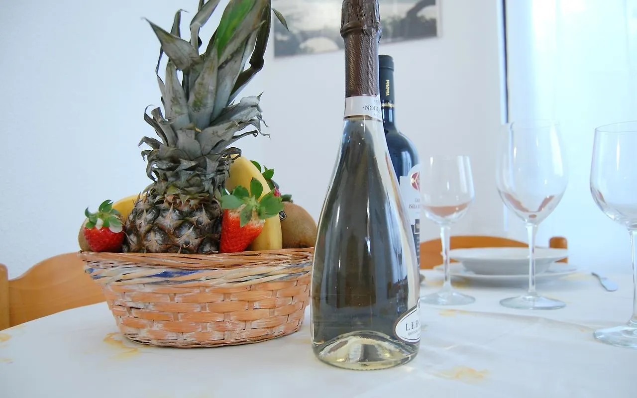 Appartamenti Brezza Di Mare Monte Nai